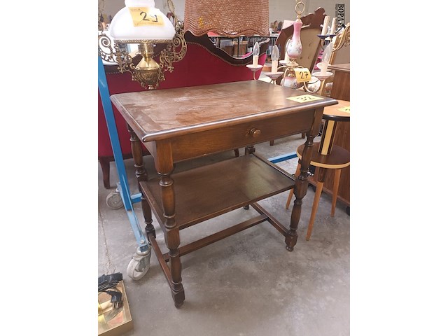Lot 32 - bijzettafel met lade - afbeelding 1 van  3