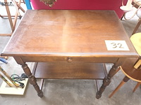 Lot 32 - bijzettafel met lade - afbeelding 3 van  3