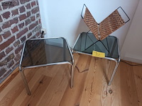 Lot 32 - bijzettafels en krantenrekje - afbeelding 1 van  3