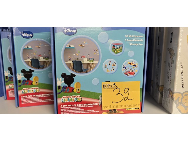 Lot 32 - disney kamerdecoratie nieuw 4 dozen - afbeelding 2 van  3