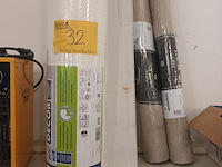 Lot 32 - diverse rollen vliesbehang. 4 stuks - afbeelding 1 van  4