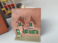 Lot 32 - faller modeltreingebouwen - 3 stuks - afbeelding 3 van  5