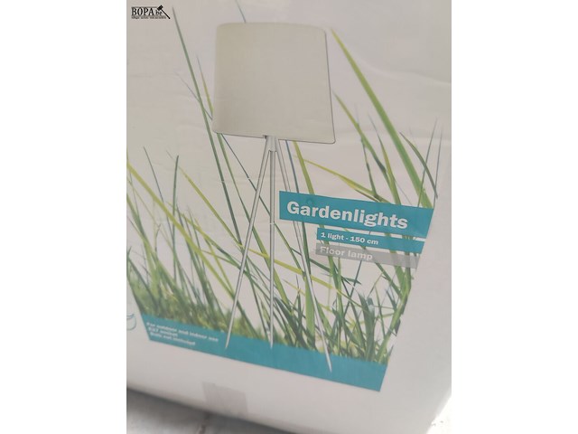 Lot 32 - gardin lights staande lamp - afbeelding 3 van  3