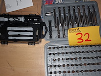 Lot 32 - gereedschap - afbeelding 1 van  3