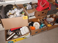 Lot 32 - groot lot huisraad - afbeelding 1 van  6