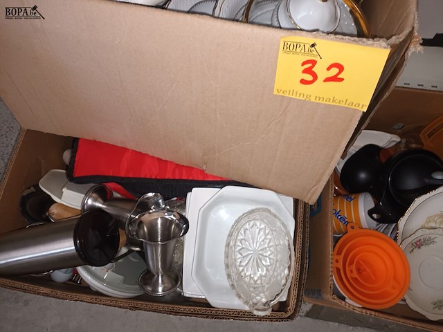 Lot 32 - groot lot huisraad - afbeelding 5 van  6