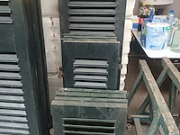 Lot 32 - houten luiken voor ramen - afbeelding 1 van  5