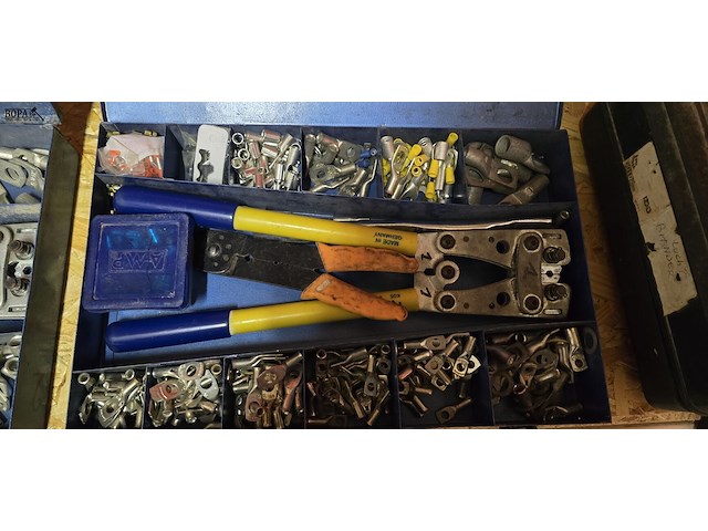 Lot 32 - kabelklemmen en tang klauke in koffer - afbeelding 2 van  2