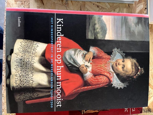 Lot 32 - kinderen op hun mooist - afbeelding 2 van  5
