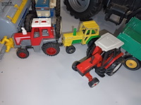 Lot 32 - landbouwvoertuigen en oldtimer. 12 stuks - afbeelding 6 van  7