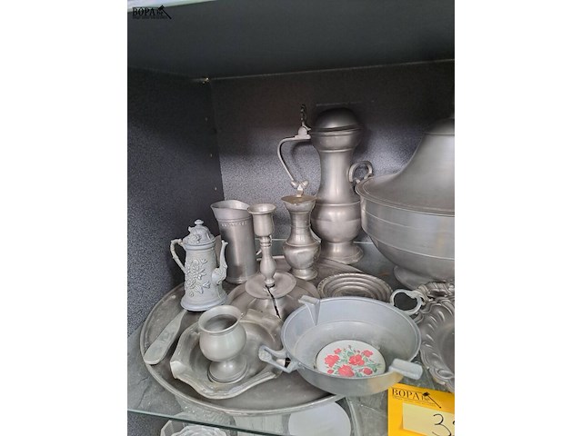 Lot 32 - lot verzameling tinnen voorwerpen: soepterrine, kannetjes, k - afbeelding 3 van  3