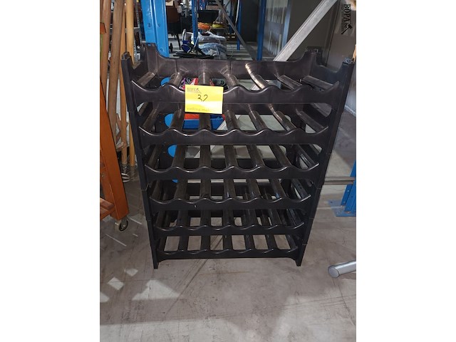 Lot 32 - pvc wijnrek - afbeelding 1 van  2