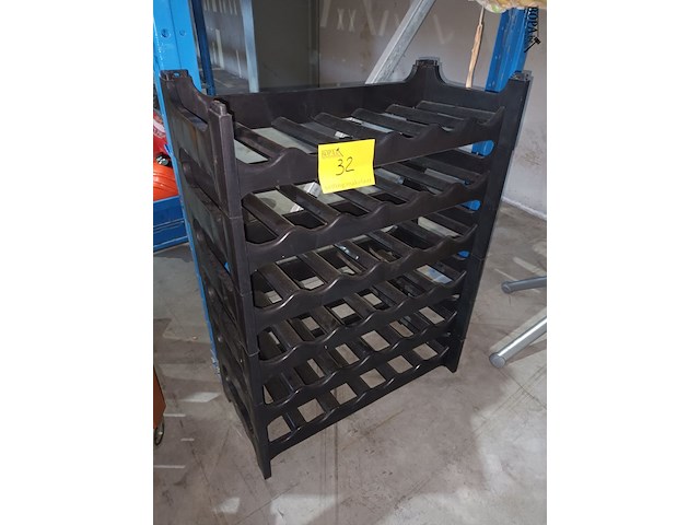 Lot 32 - pvc wijnrek - afbeelding 2 van  2