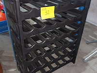 Lot 32 - pvc wijnrek - afbeelding 2 van  2