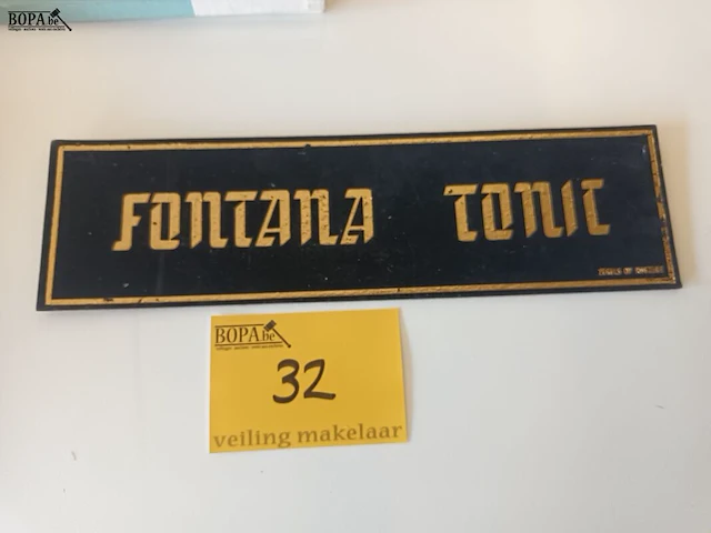 Lot 32 - reclame bord tonic met zegel - afbeelding 1 van  4