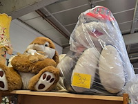 Lot 32 - reuze knuffels, konijn met baby en kat - afbeelding 1 van  3