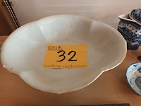 Lot 32 - schaal in chinees porselein - afbeelding 1 van  5