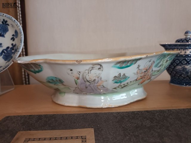 Lot 32 - schaal in chinees porselein - afbeelding 2 van  5