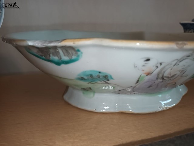 Lot 32 - schaal in chinees porselein - afbeelding 3 van  5