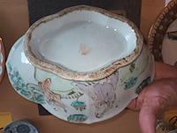 Lot 32 - schaal in chinees porselein - afbeelding 4 van  5