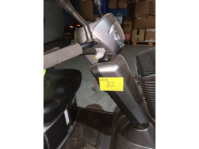Lot 32 - scootmobiel - afbeelding 3 van  11
