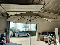 Lot 32 - terrasparasol - afbeelding 3 van  5