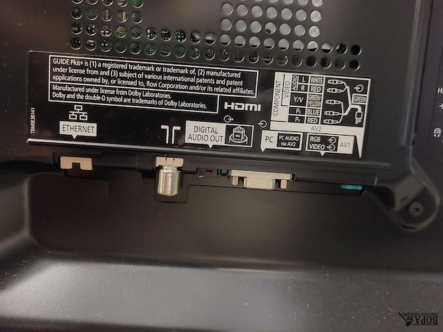 Lot 32 - tv panasonic tx-l37e5e - afbeelding 3 van  4