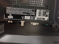 Lot 32 - tv panasonic tx-l37e5e - afbeelding 3 van  4