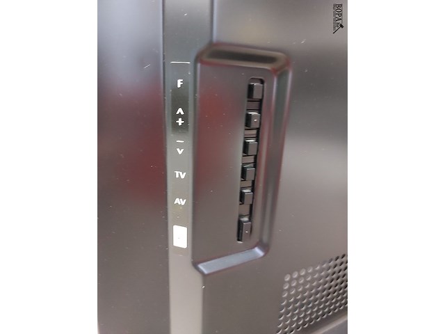 Lot 32 - tv panasonic tx-l37e5e - afbeelding 4 van  4