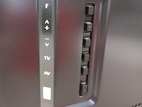 Lot 32 - tv panasonic tx-l37e5e - afbeelding 4 van  4