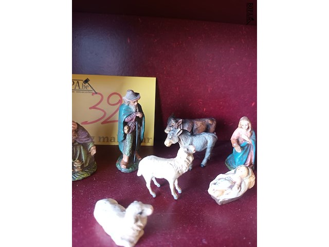 Lot 32 - vintage miniatuur kerststalfiguren. 12 stuks - afbeelding 2 van  6