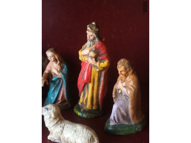 Lot 32 - vintage miniatuur kerststalfiguren. 12 stuks - afbeelding 4 van  6