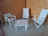 Lot 32 - vintage tuinset wit: plastiek en hout