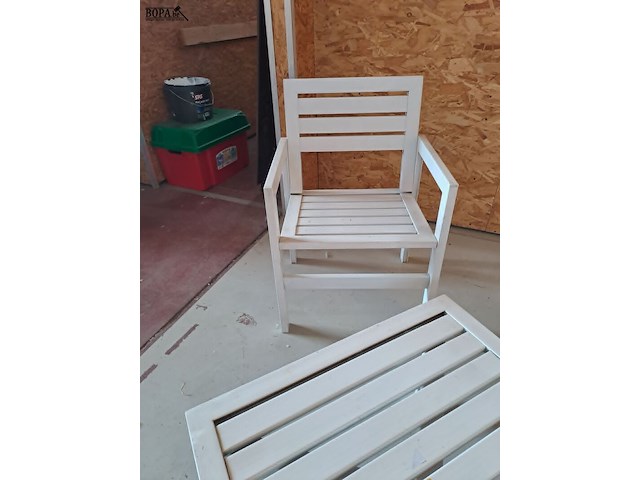 Lot 32 - vintage tuinset wit: plastiek en hout - afbeelding 3 van  6