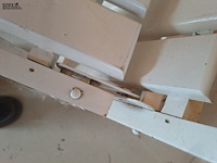 Lot 32 - vintage tuinset wit: plastiek en hout - afbeelding 5 van  6
