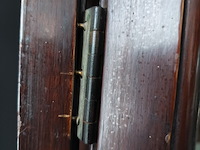 Lot 32 - vitrinekast - afbeelding 4 van  4