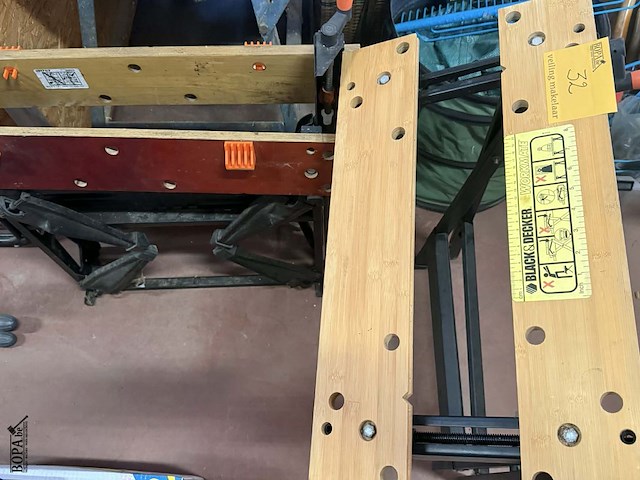 Lot 32 - werkbank opplooibaar black & decker - afbeelding 2 van  2