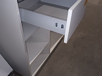 Lot 32 - winkelmeubel met lade - afbeelding 3 van  3