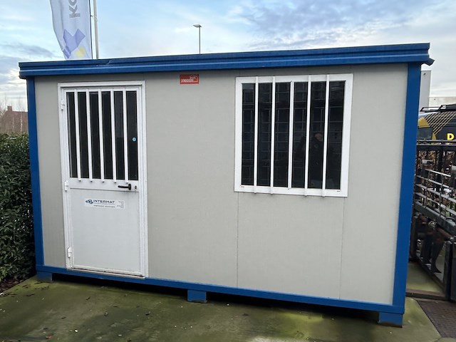 Lot 32 werfcontainer - afbeelding 7 van  14
