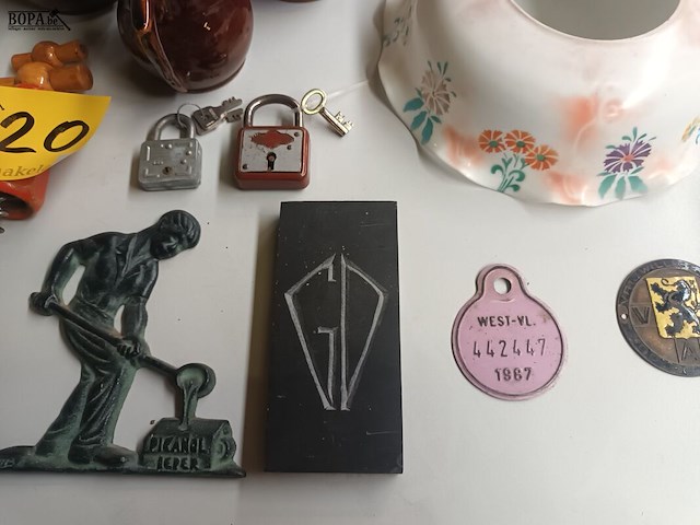 Lot 320 - brocante. 50 stuks - afbeelding 8 van  10