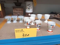 Lot 320 - eierdopjes. 11 stuks