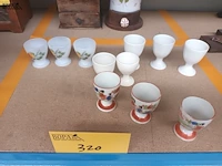Lot 320 - eierdopjes. 11 stuks - afbeelding 2 van  4