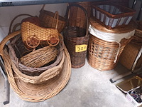 Lot 320 - rieten mandjes. 18 stuks - afbeelding 1 van  4