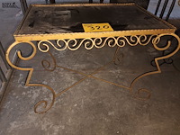 Lot 320 - salontafel - afbeelding 1 van  3