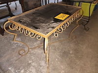 Lot 320 - salontafel - afbeelding 2 van  3