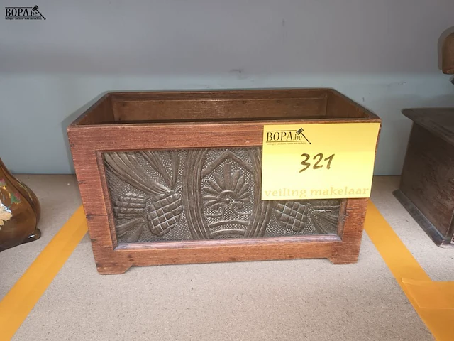 Lot 321 - art nouveau bakje - afbeelding 1 van  3