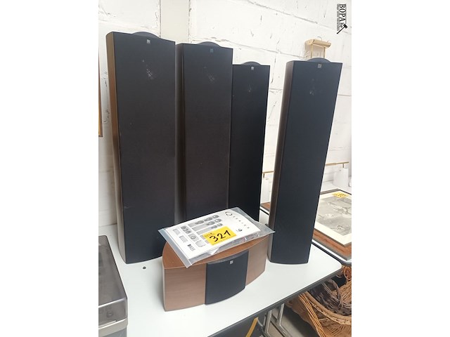 Lot 321 - muziekboxen q series. 5 stuks - afbeelding 1 van  5