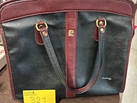 Lot 321 - retro handtas pierre cardin