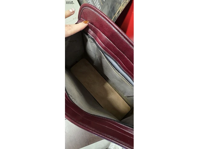 Lot 321 - retro handtas pierre cardin - afbeelding 2 van  4