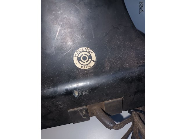 Lot 321 - telefoon in bakeliet - afbeelding 2 van  2